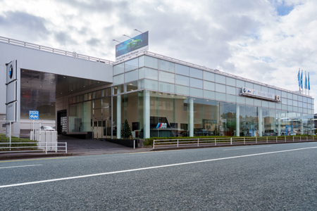 Nicole BMW 青葉宮前支店ショールーム外観