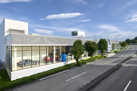 Nicole BMW 横浜港北支店ショールーム外観