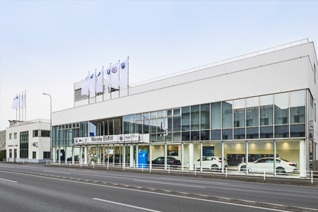 Nicole BMW 川崎本社ショールーム外観