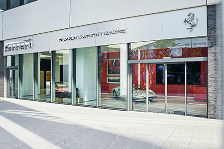 Nicole Competizione みなとみらいショールーム外観