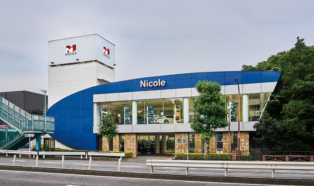 Nicole AUTOMOBILESの世田谷ショールーム画像