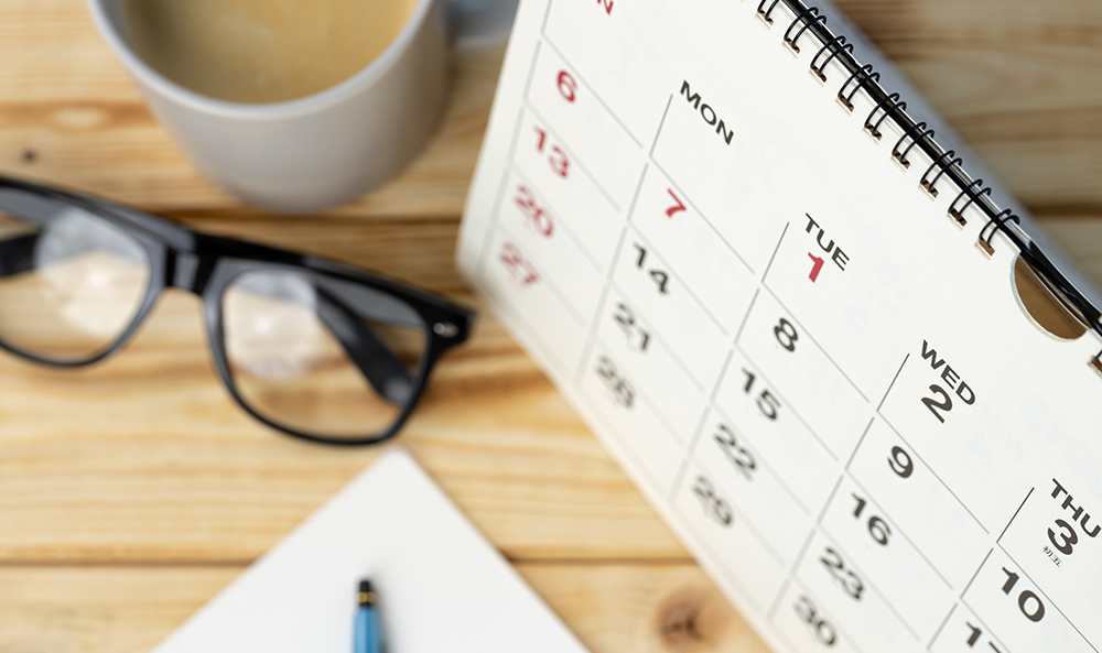 Nicole AUTOMOBILES の定休日変更のお知らせ画像（火曜・水曜が新定休日）