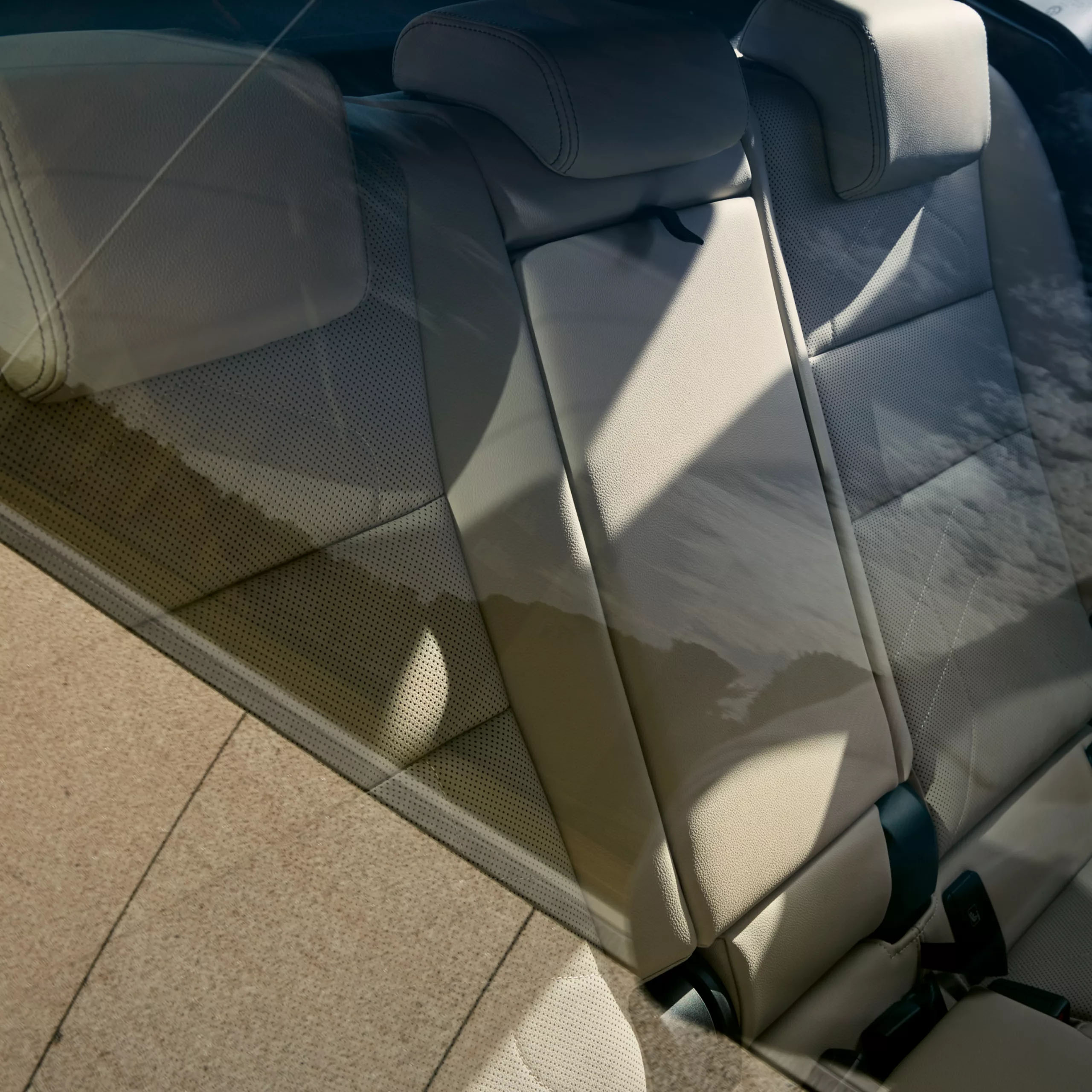 BMW 2シリーズ アクティブツアラー リアシート