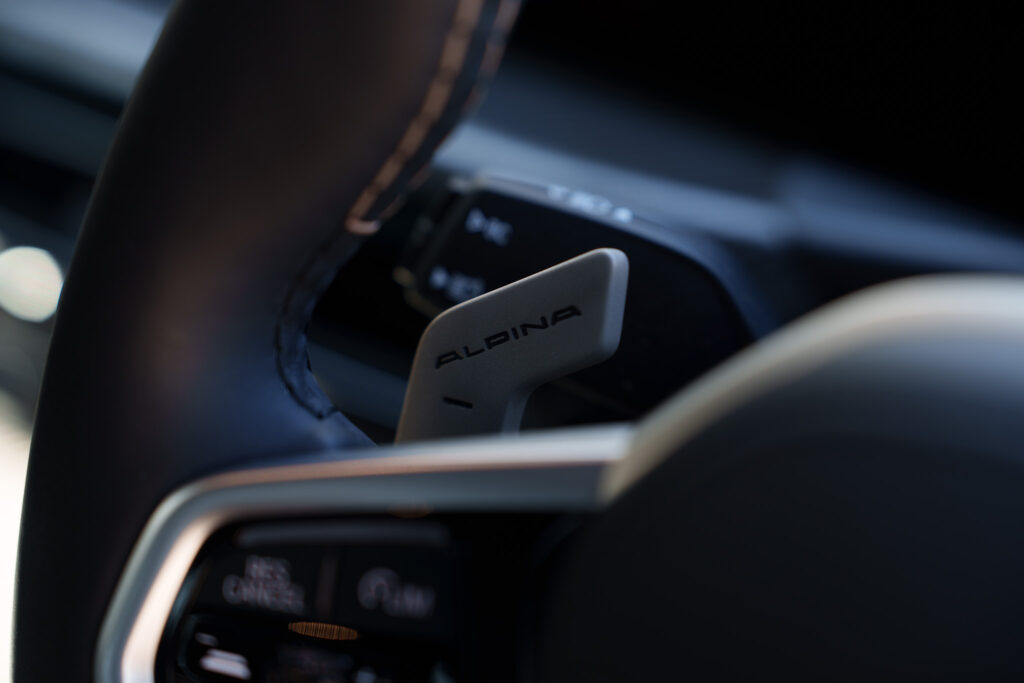 BMW ALPINA B4 GT　スウィッチ・トロニック・パドル