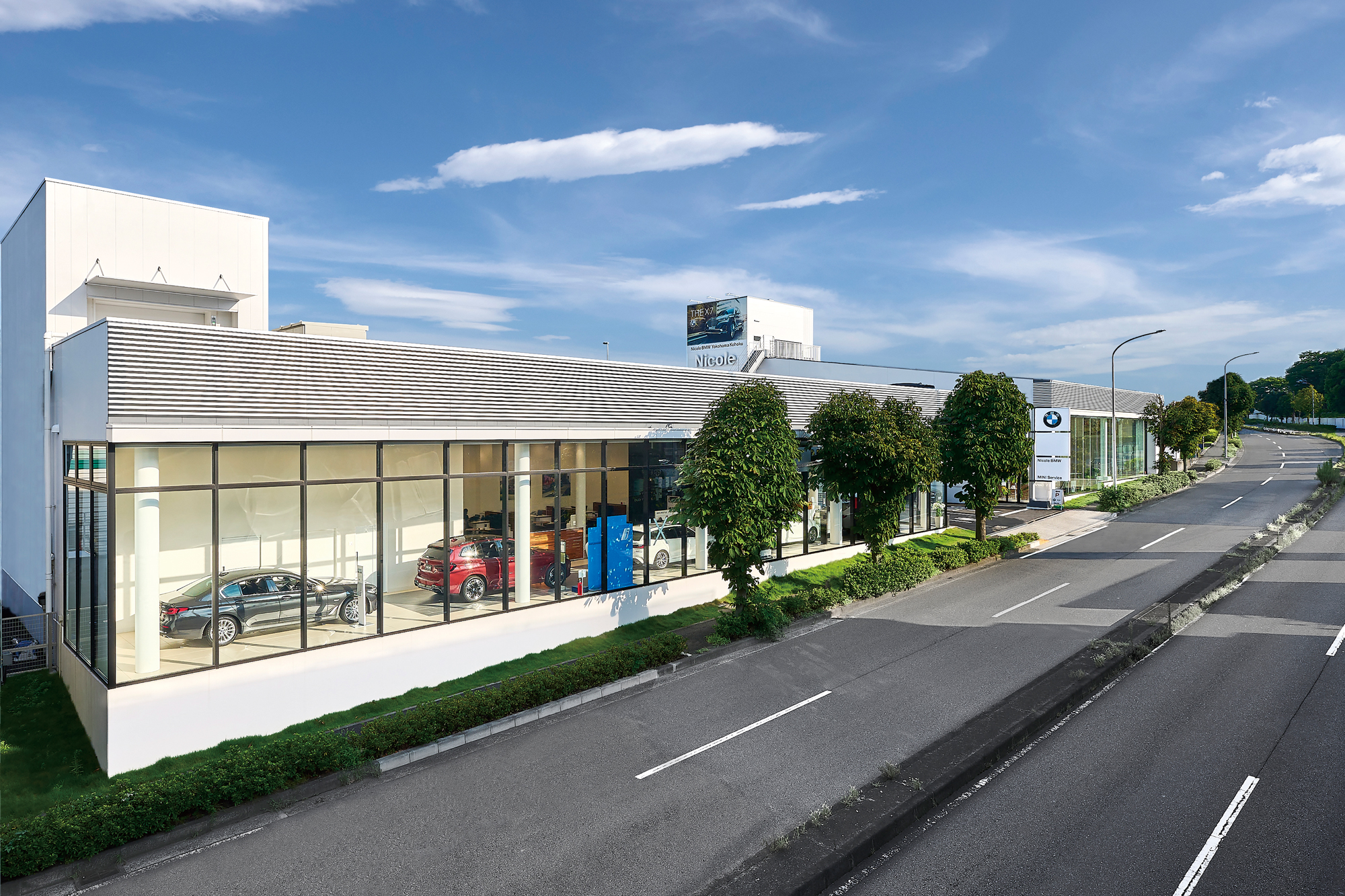 BMW正規ディーラー Nicole BMW 横浜港北支店 ショールーム外観(横浜市都筑区)