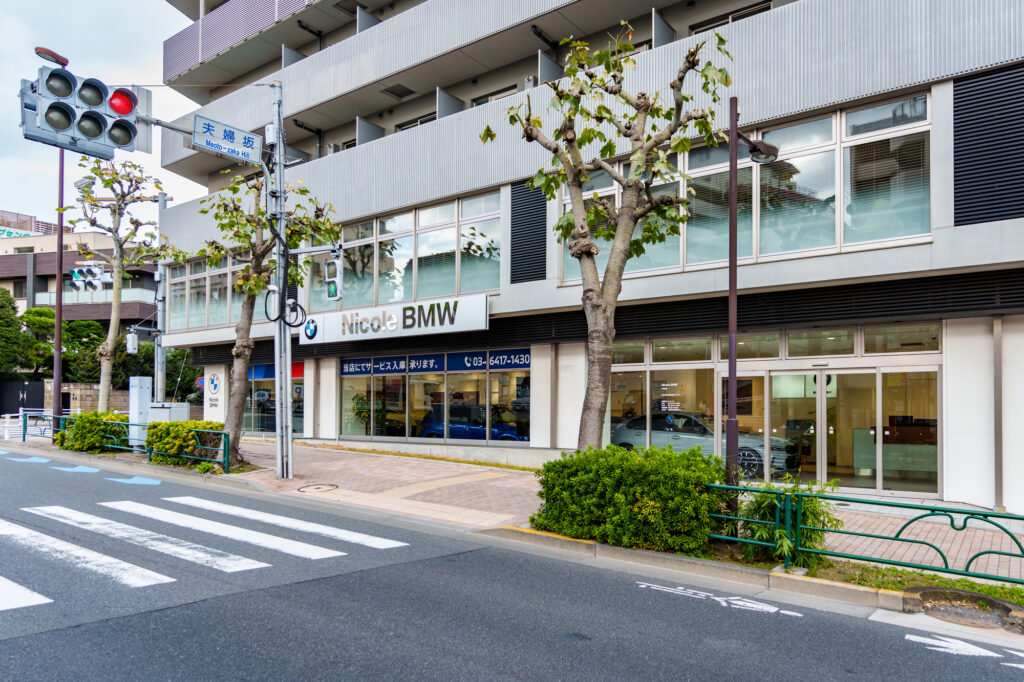BMW正規ディーラー Nicole BMW 大田支店 ショールーム外観（東京都大田区）