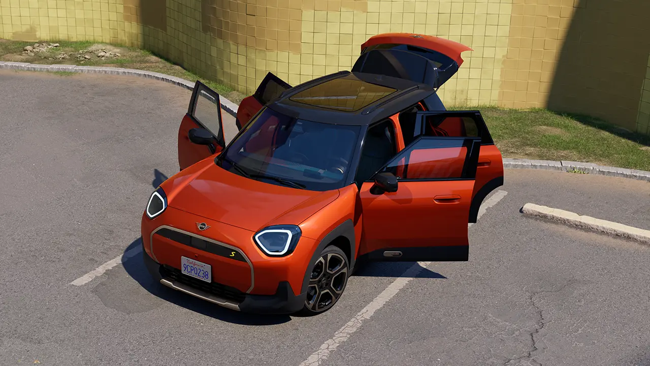 後部にはゆったりとしたスペースを確保し、どんな冒険にも対応ぴったり。リアシートを倒すことでラゲッジ・スペースもさらに広く使えます。