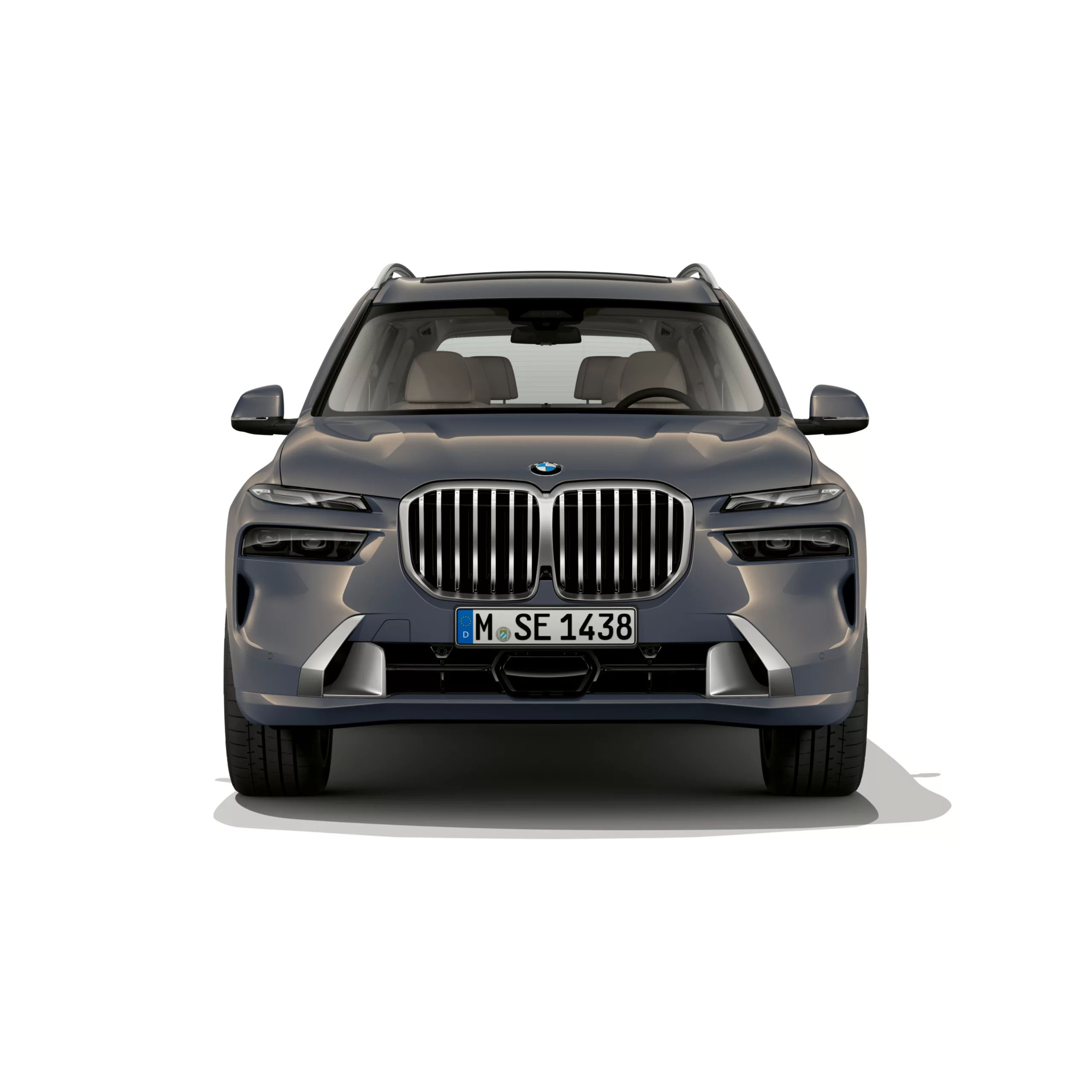 迫力のあるサイズとディテールの精緻な仕上げによって、BMW X7の見紛うことなきフロントを演出するBMWキドニー・グリル