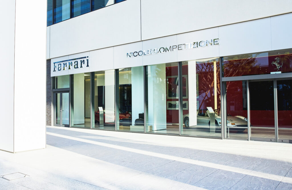 Ferrari正規ディーラー Nicole Competizione ショールーム 外観（横浜・みなとみらい）